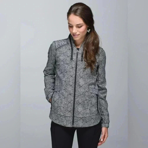 Lululemon Spring Forward Jacket
Plush Petal Black Ghost / Black 4 - Picture 1 of 14